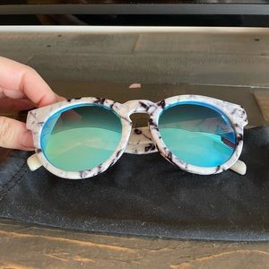 Quay, blue mirrored sunglasses with marble frame